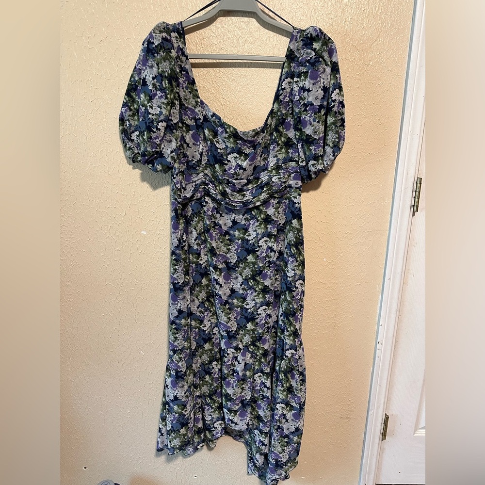 Astr‎ The Label Dress Asymmetrical Hem Floral Midi
Size XL Smocked - Picture 2 of 8